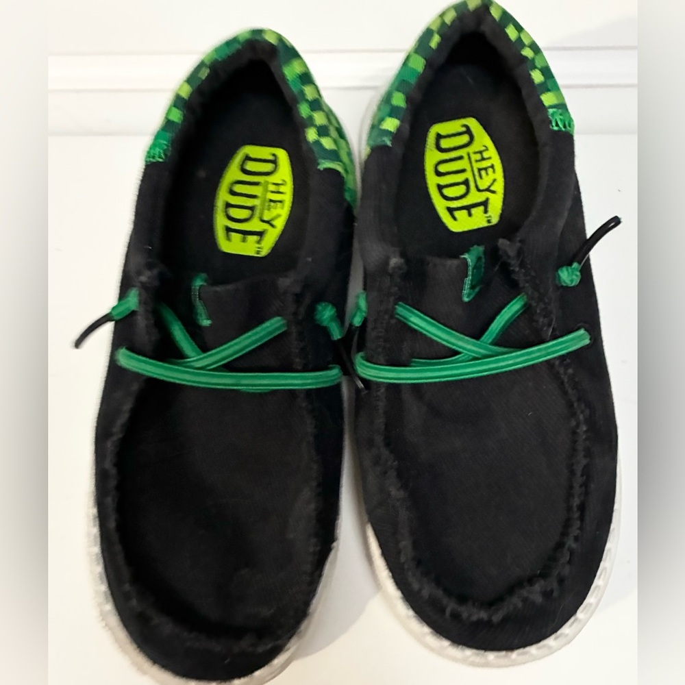 HEY DUDE Wally Funk youth size 12C slip on shoes